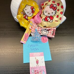 Hello Kitty Miniverse Capsule Cream Soda